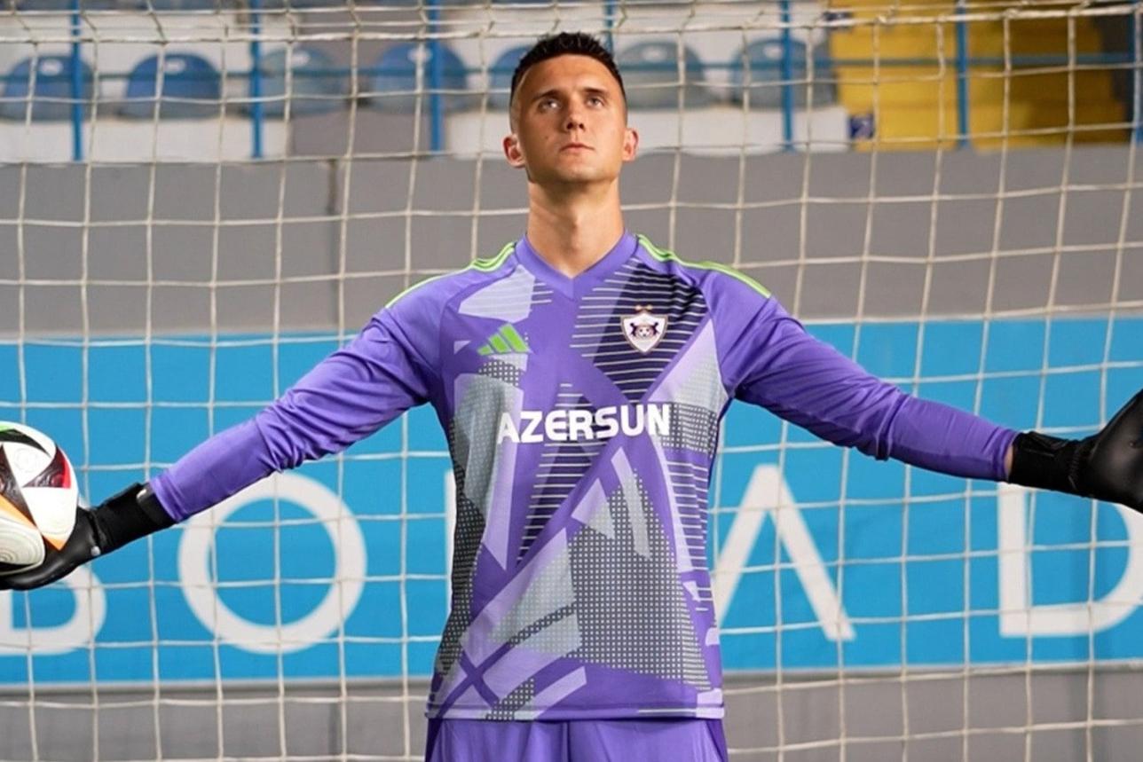 Mateusz Kochalski w Qarabag (Karabach)